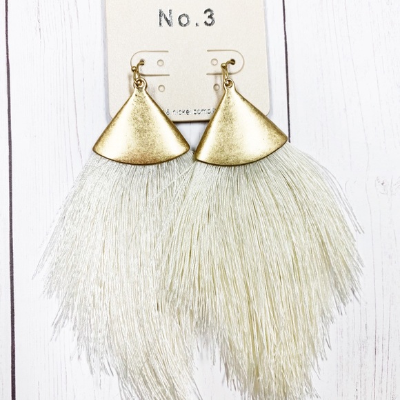 ❌SOLD White tassel earrings - Picture 1 of 1